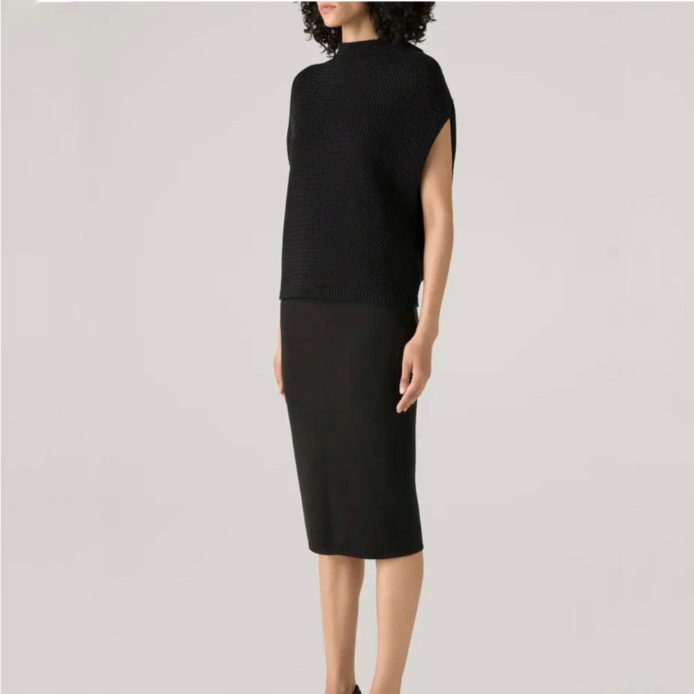 St. John Knit Pencil Skirt - Picture 3 of 8